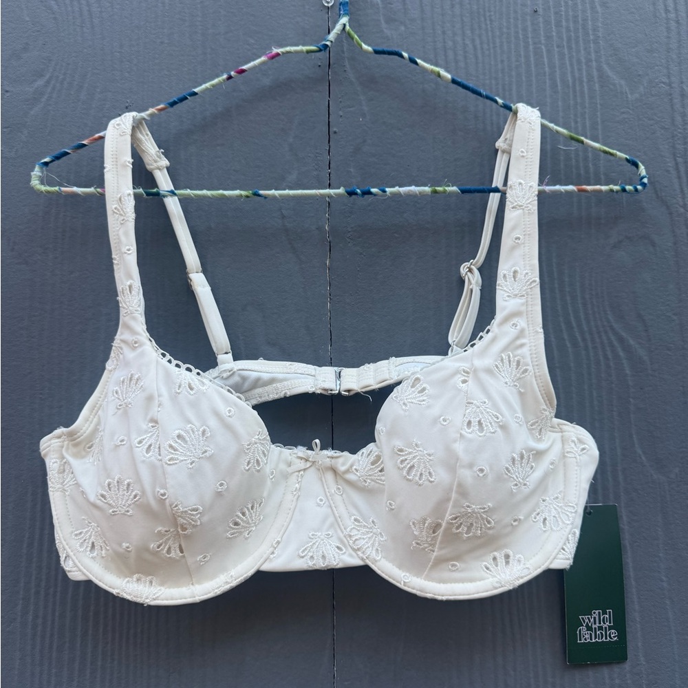 NWT Wild Fable White Eyelet Lace Swim Suit Top Size MD